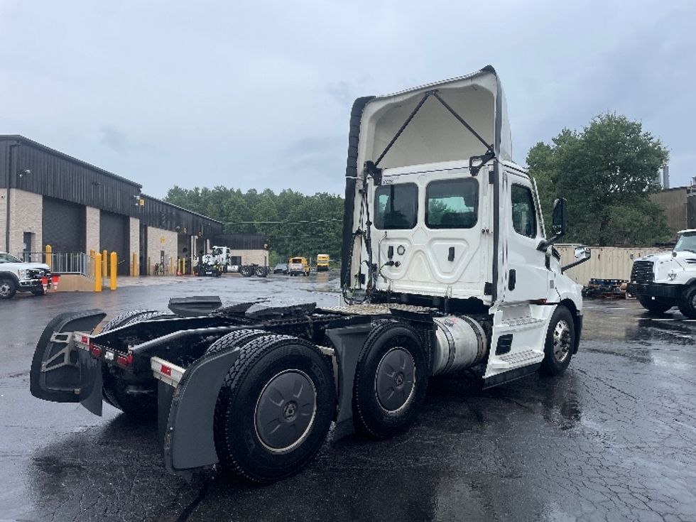 Day Cab Tractor-Heavy Duty Tractors-Freightliner-2023-T12664ST-Jessup-PA-761,676\n\t\tmiles-$ 36,250 - Image 7