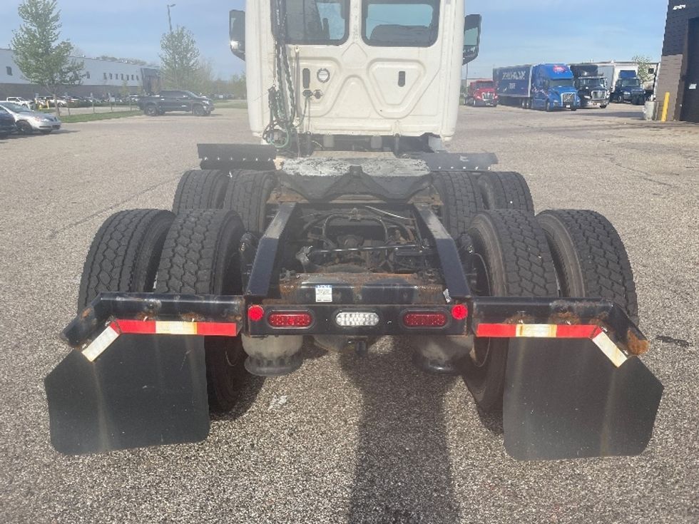 Day Cab Tractor-Heavy Duty Tractors-Freightliner-2023-T12664ST-Lansing-MI-372,432\n\t\tmiles-$ 74,750 - Image 6