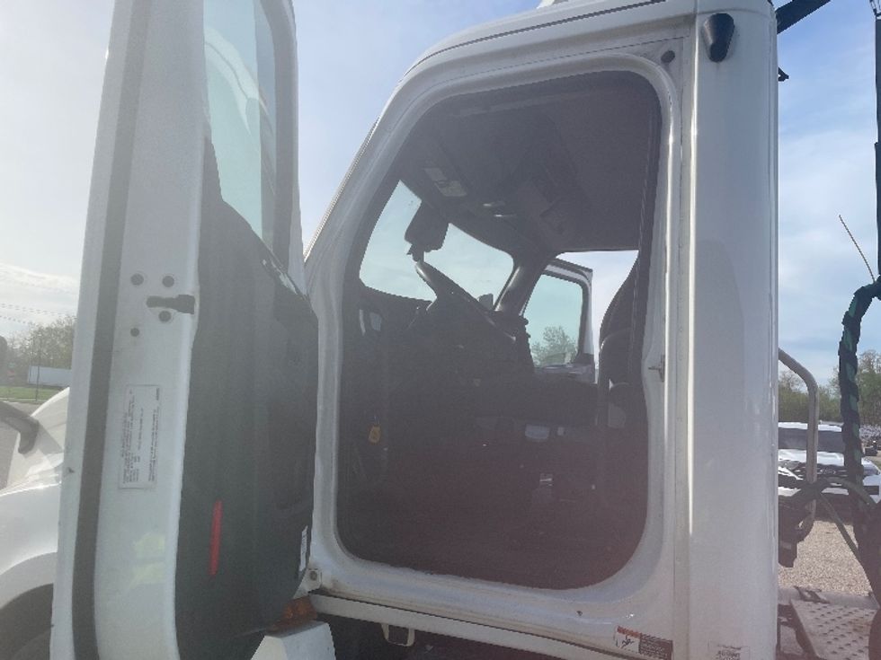 Day Cab Tractor-Heavy Duty Tractors-Freightliner-2023-T12664ST-Lansing-MI-372,432\n\t\tmiles-$ 74,750 - Image 9
