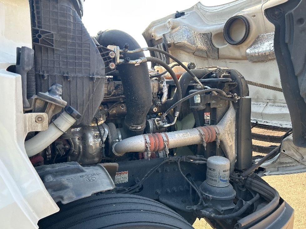 2023 Freightliner Cascadia 126" Day cab photo 15