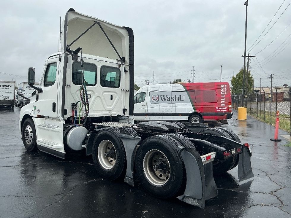 Day Cab Tractor-Heavy Duty Tractors-Freightliner-2023-T12664ST-Moberly-MO-753,815\n\t\tmiles-$ 36,750 - Image 5