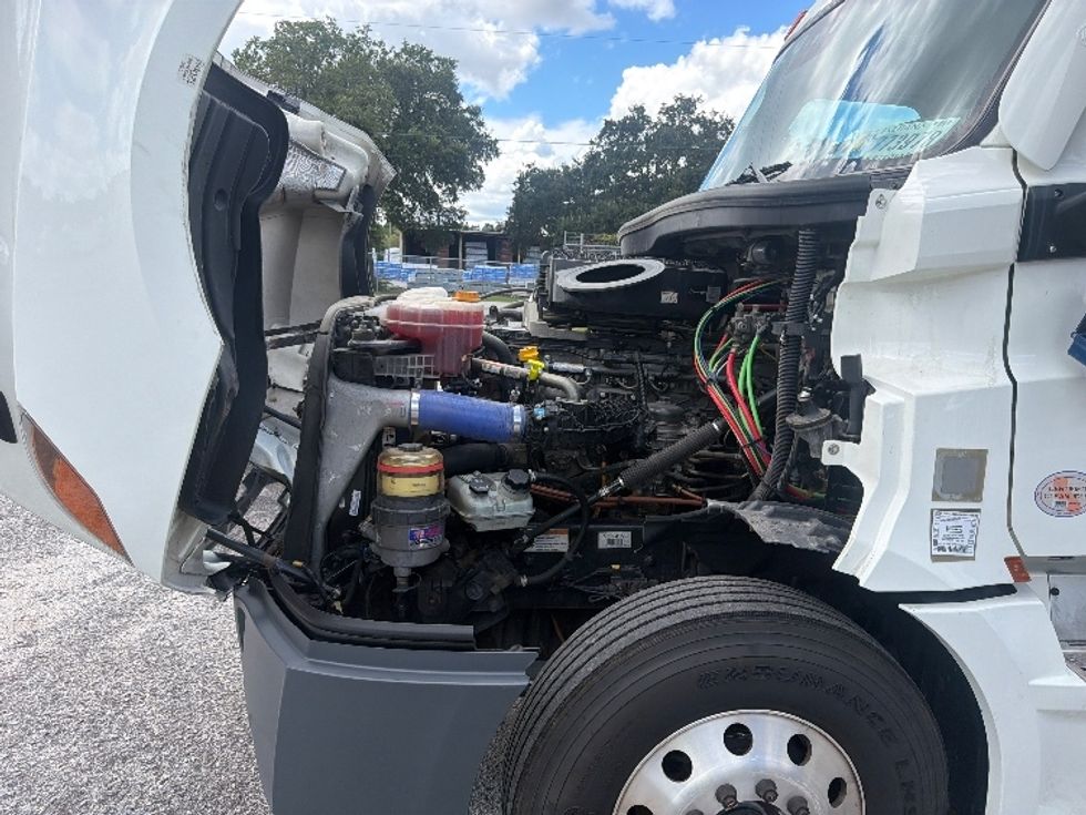 Day Cab Tractor-Heavy Duty Tractors-Freightliner-2023-T12664ST-Pensacola-FL-784,148\n\t\tmiles-$ 36,750 - Image 16