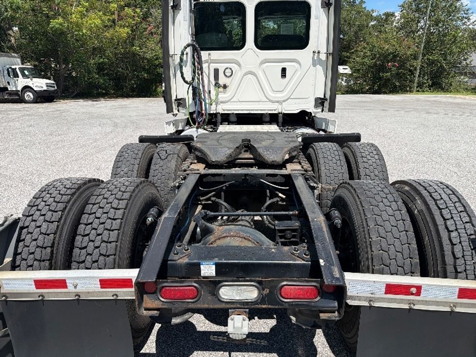 Day Cab Tractor-Heavy Duty Tractors-Freightliner-2023-T12664ST-Pensacola-FL-784,148\n\t\tmiles-$ 36,750 - Image 6