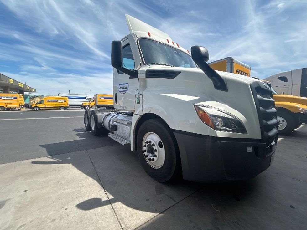 Day Cab Tractor-Heavy Duty Tractors-Freightliner-2023-T12664ST-Phoenix-AZ-74,698\n\t\tmiles-$ 98,750 - Image 1