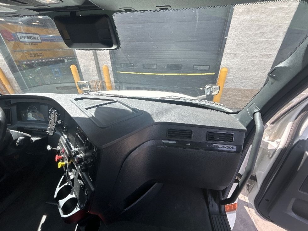 Day Cab Tractor-Heavy Duty Tractors-Freightliner-2023-T12664ST-Phoenix-AZ-74,698\n\t\tmiles-$ 98,750 - Image 13
