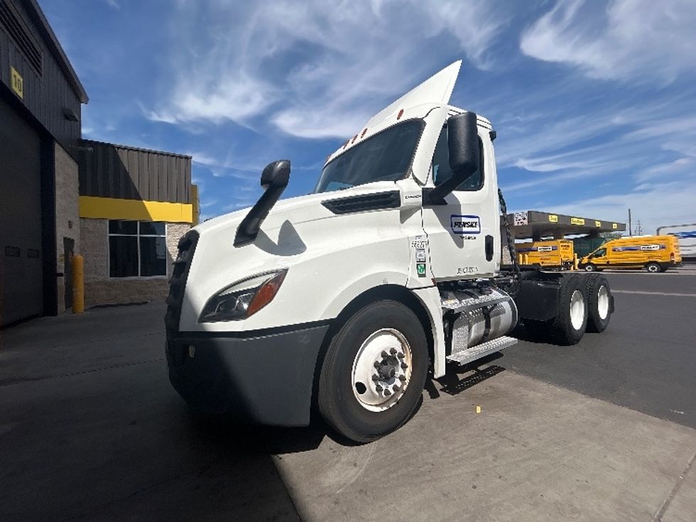 Day Cab Tractor-Heavy Duty Tractors-Freightliner-2023-T12664ST-Phoenix-AZ-74,698\n\t\tmiles-$ 98,750 - Image 3