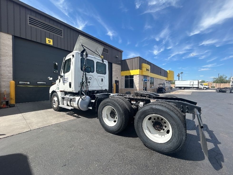 Day Cab Tractor-Heavy Duty Tractors-Freightliner-2023-T12664ST-Phoenix-AZ-74,698\n\t\tmiles-$ 98,750 - Image 5
