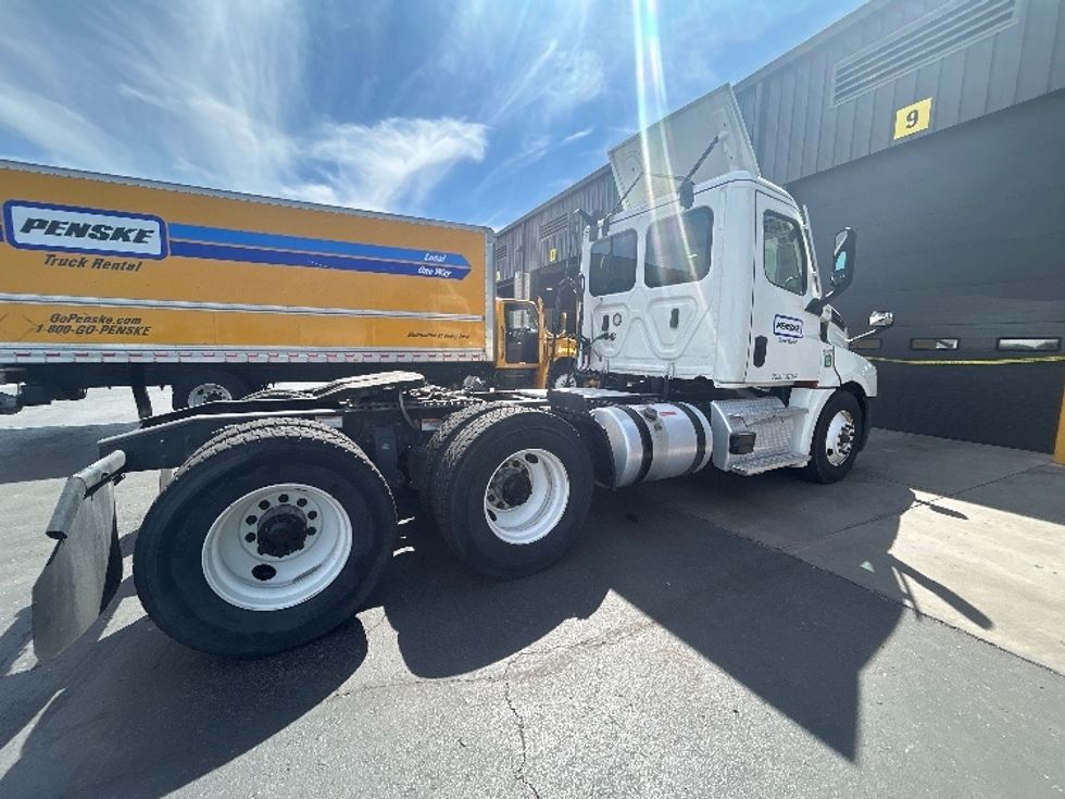 Day Cab Tractor-Heavy Duty Tractors-Freightliner-2023-T12664ST-Phoenix-AZ-74,698\n\t\tmiles-$ 98,750 - Image 7