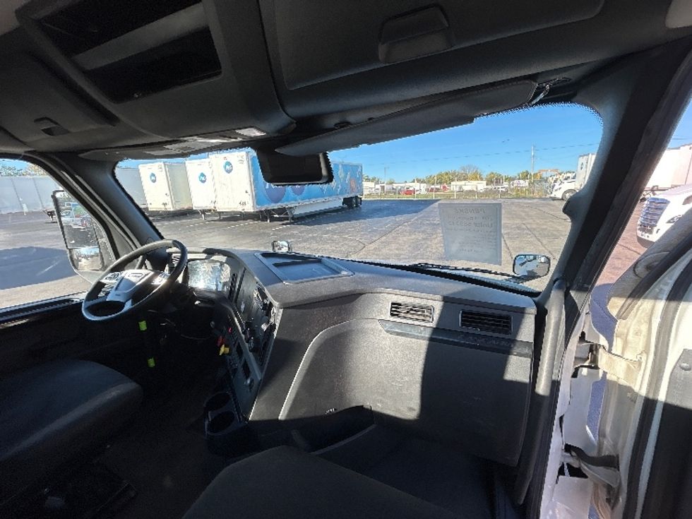 Day Cab Tractor-Heavy Duty Tractors-Freightliner-2023-T12664ST-Piqua-OH-726,617\n\t\tmiles-$ 40,000 - Image 13