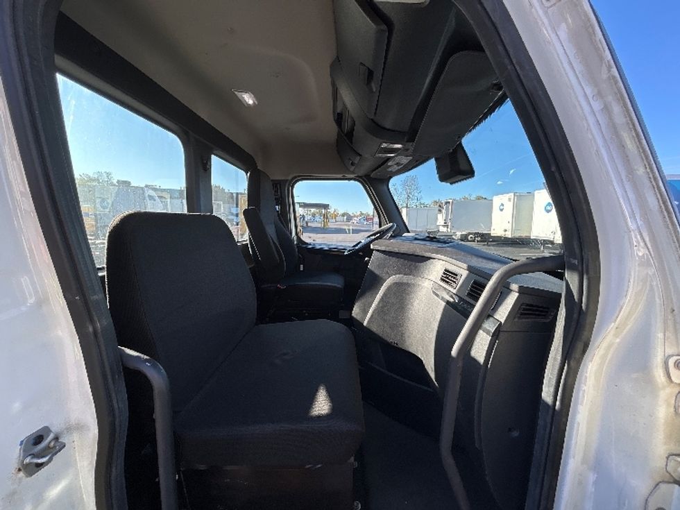 Day Cab Tractor-Heavy Duty Tractors-Freightliner-2023-T12664ST-Piqua-OH-726,617\n\t\tmiles-$ 40,000 - Image 14