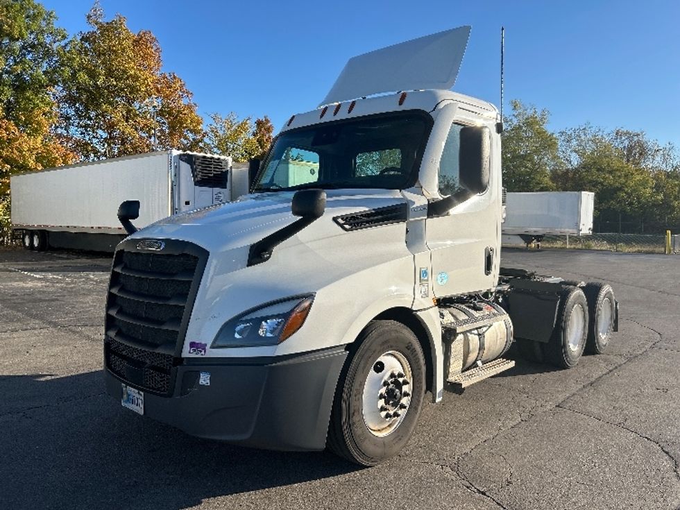 Day Cab Tractor-Heavy Duty Tractors-Freightliner-2023-T12664ST-Piqua-OH-726,617\n\t\tmiles-$ 40,000 - Image 3
