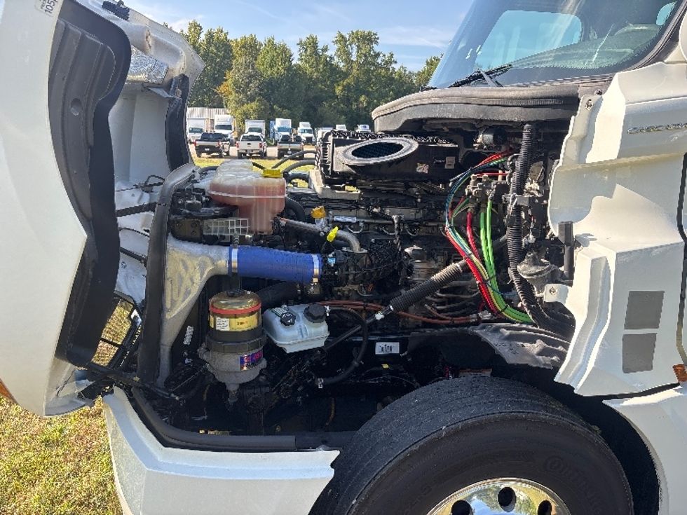 Day Cab Tractor-Heavy Duty Tractors-Freightliner-2023-T12664ST-Poplar Bluff-MO-700,880\n\t\tmiles-$ 38,500 - Image 16