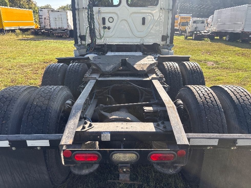Day Cab Tractor-Heavy Duty Tractors-Freightliner-2023-T12664ST-Poplar Bluff-MO-700,880\n\t\tmiles-$ 38,500 - Image 6