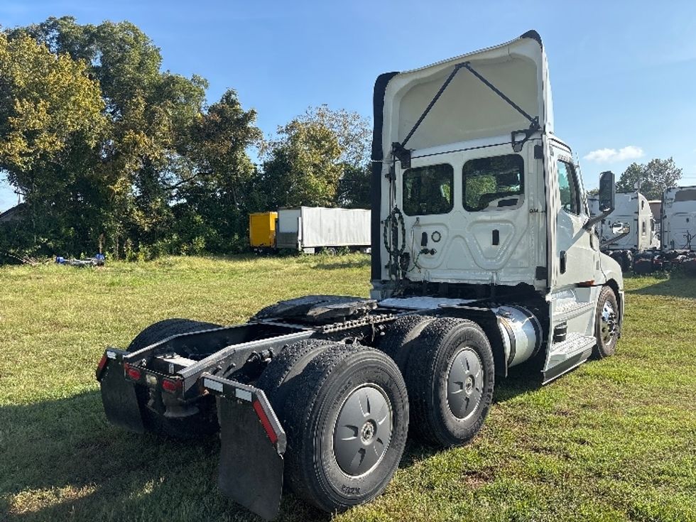 Day Cab Tractor-Heavy Duty Tractors-Freightliner-2023-T12664ST-Poplar Bluff-MO-700,880\n\t\tmiles-$ 38,500 - Image 7