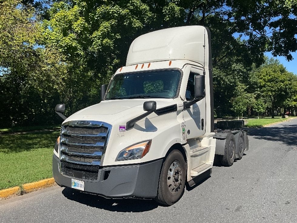 Day Cab Tractor-Heavy Duty Tractors-Freightliner-2023-T12664ST-Reading-PA-702,717\n\t\tmiles-$ 36,250 - Image 3