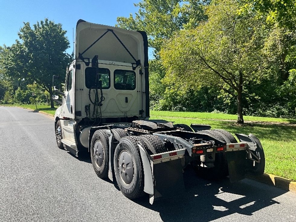 Day Cab Tractor-Heavy Duty Tractors-Freightliner-2023-T12664ST-Reading-PA-702,717\n\t\tmiles-$ 36,250 - Image 5