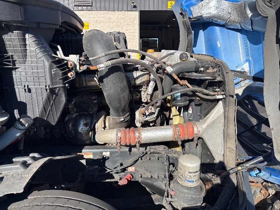 Day Cab Tractor-Heavy Duty Tractors-Freightliner-2023-T12664ST-Wilkes Barre-PA-503,370\n\t\tmiles-$ 59,000 - Image 15