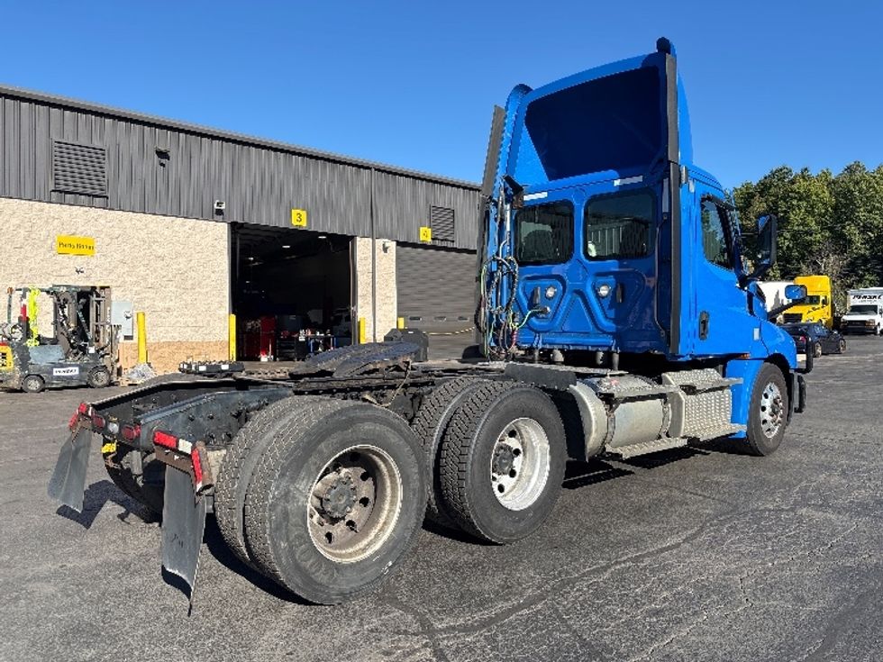 Day Cab Tractor-Heavy Duty Tractors-Freightliner-2023-T12664ST-Wilkes Barre-PA-503,370\n\t\tmiles-$ 59,000 - Image 7