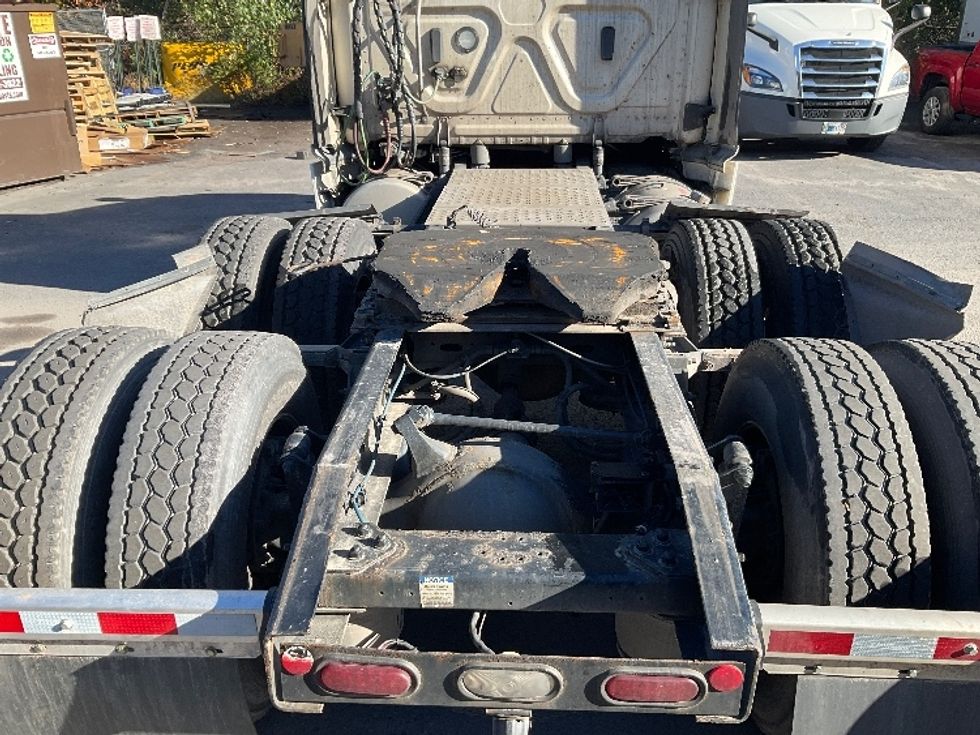 Day Cab Tractor-Heavy Duty Tractors-Freightliner-2023-T12664ST-Wilkes Barre-PA-623,479\n\t\tmiles-$ 15,500 - Image 6