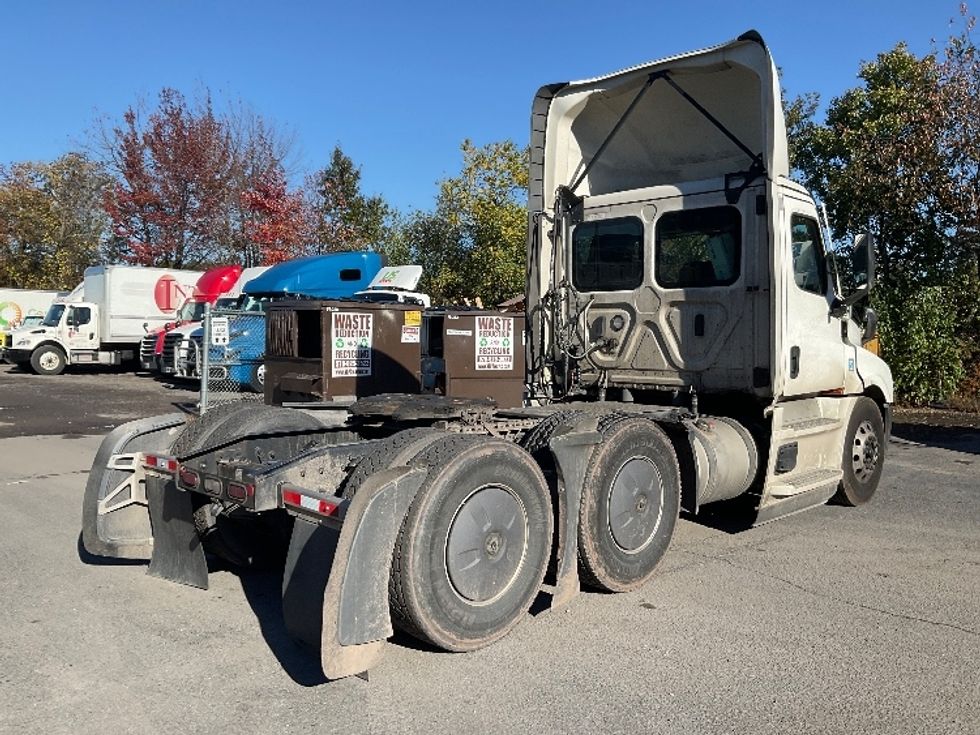 Day Cab Tractor-Heavy Duty Tractors-Freightliner-2023-T12664ST-Wilkes Barre-PA-623,479\n\t\tmiles-$ 15,500 - Image 7