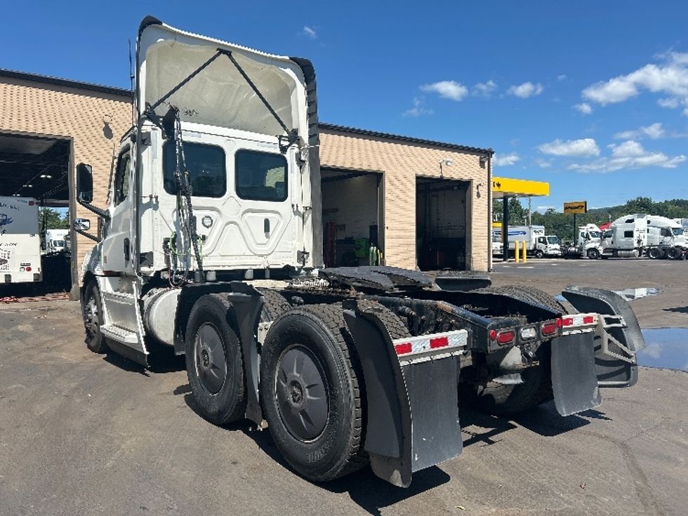 Day Cab Tractor-Heavy Duty Tractors-Freightliner-2023-T12664ST-Wilkes Barre-PA-649,006\n\t\tmiles-$ 42,000 - Image 5