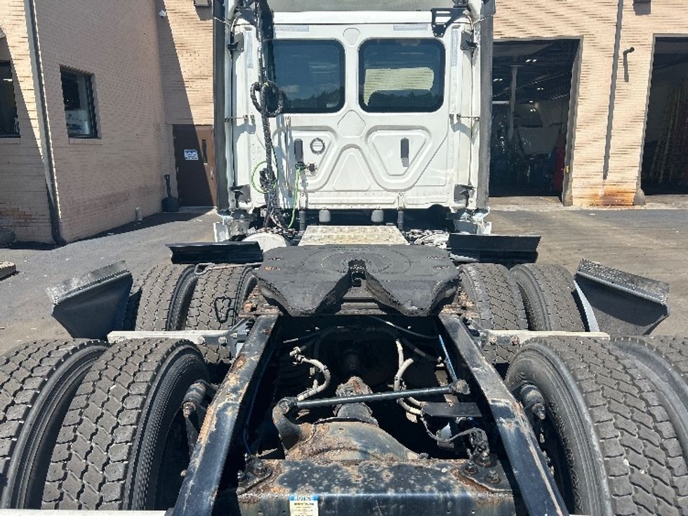 Day Cab Tractor-Heavy Duty Tractors-Freightliner-2023-T12664ST-Wilkes Barre-PA-649,006\n\t\tmiles-$ 42,000 - Image 6
