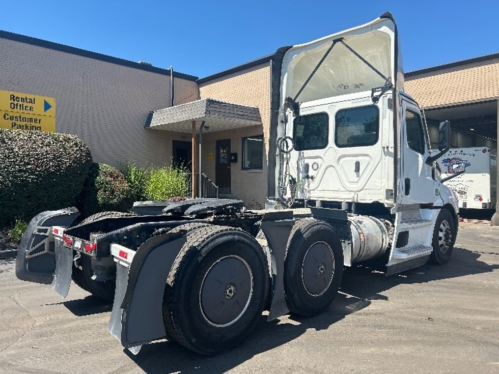 Day Cab Tractor-Heavy Duty Tractors-Freightliner-2023-T12664ST-Wilkes Barre-PA-649,006\n\t\tmiles-$ 42,000 - Image 7