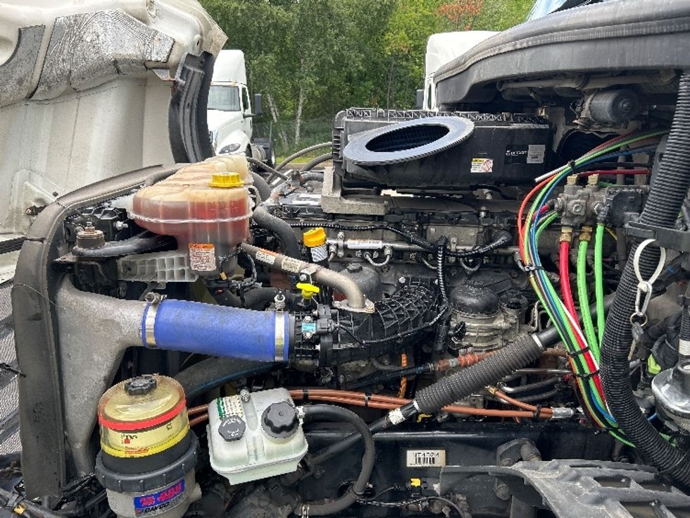 Day Cab Tractor-Heavy Duty Tractors-Freightliner-2023-T12664ST-Wilkes Barre-PA-666,042\n\t\tmiles-$ 40,000 - Image 16