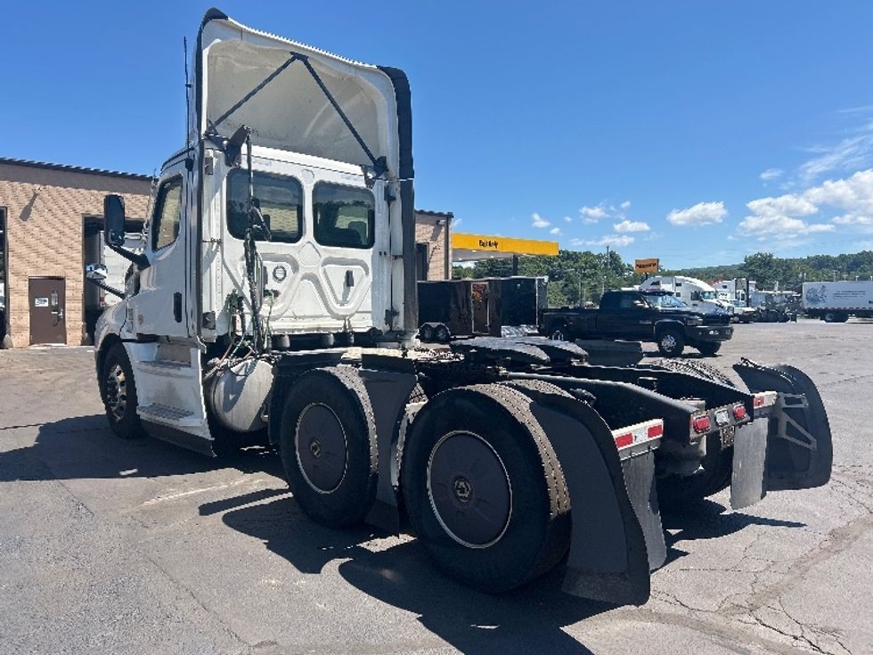Day Cab Tractor-Heavy Duty Tractors-Freightliner-2023-T12664ST-Wilkes Barre-PA-701,041\n\t\tmiles-$ 36,250 - Image 5