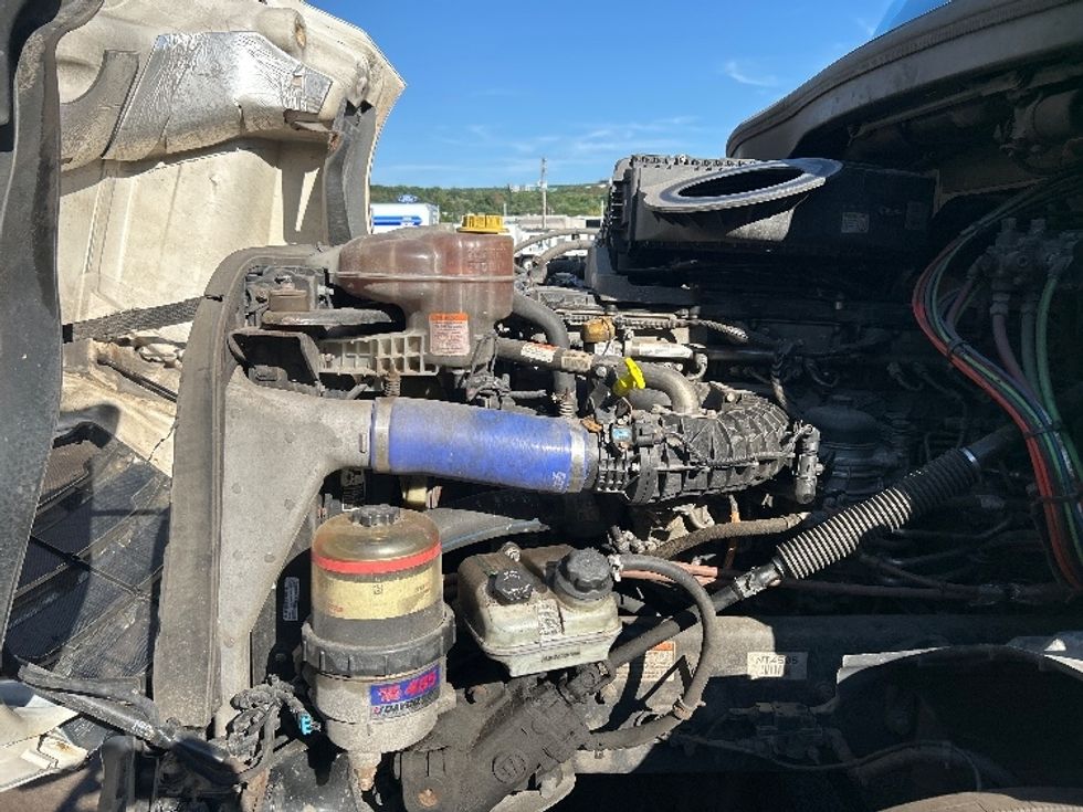 Day Cab Tractor-Heavy Duty Tractors-Freightliner-2023-T12664ST-Wilkes Barre-PA-727,356\n\t\tmiles-$ 36,250 - Image 16