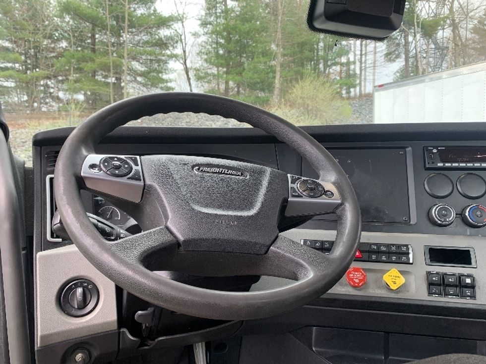 Day Cab Tractor-Heavy Duty Tractors-Freightliner-2024-T12642ST-Norton-MA-264,897\n\t\tmiles-$ 74,000 - Image 10