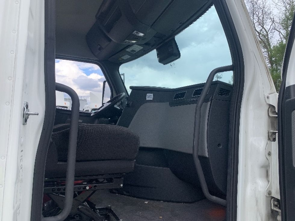 Day Cab Tractor-Heavy Duty Tractors-Freightliner-2024-T12642ST-Norton-MA-264,897\n\t\tmiles-$ 74,000 - Image 11