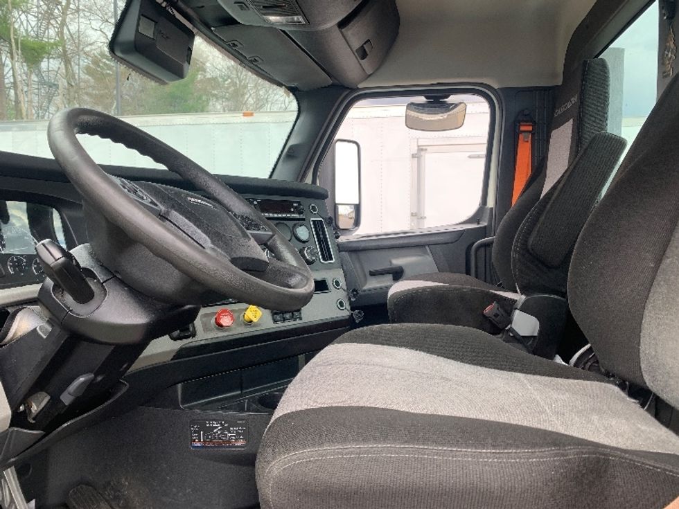 Day Cab Tractor-Heavy Duty Tractors-Freightliner-2024-T12642ST-Norton-MA-264,897\n\t\tmiles-$ 74,000 - Image 9