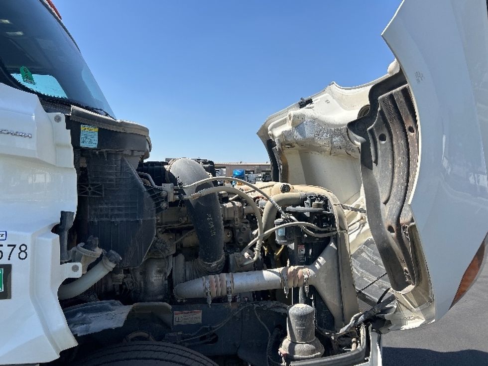 Day Cab Tractor-Heavy Duty Tractors-Freightliner-2024-T12664ST-Fresno-CA-146,750\n\t\tmiles-$ 107,000 - Image 15