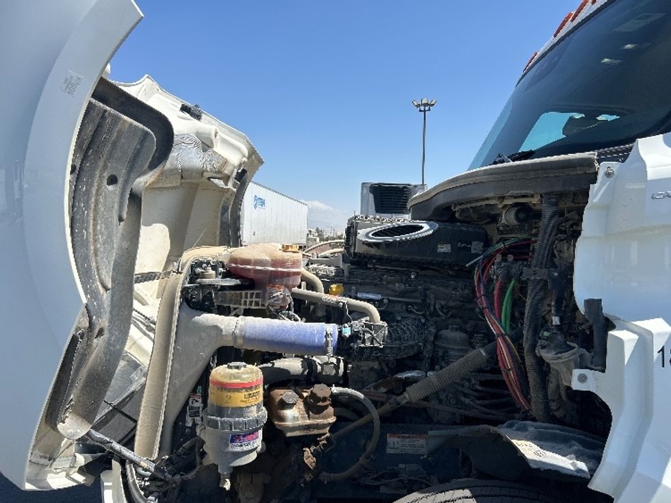 Day Cab Tractor-Heavy Duty Tractors-Freightliner-2024-T12664ST-Fresno-CA-146,750\n\t\tmiles-$ 107,000 - Image 16