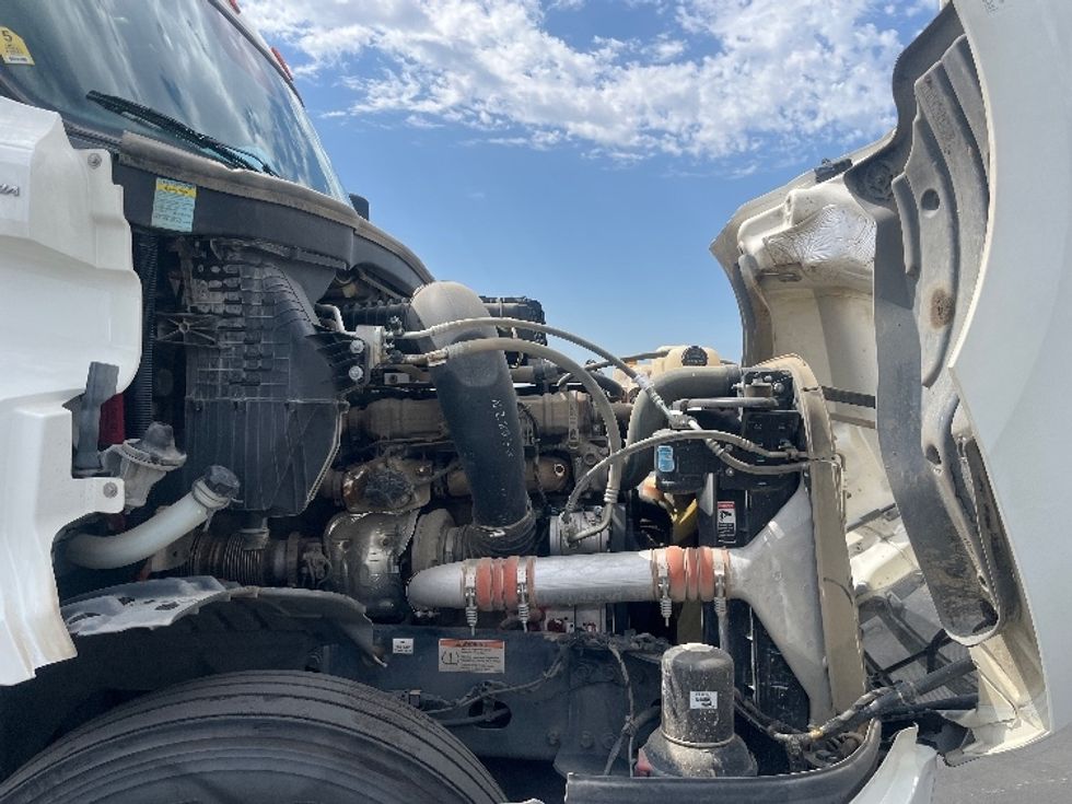 Day Cab Tractor-Heavy Duty Tractors-Freightliner-2024-T12664ST-Fresno-CA-177,585\n\t\tmiles-$ 104,000 - Image 14
