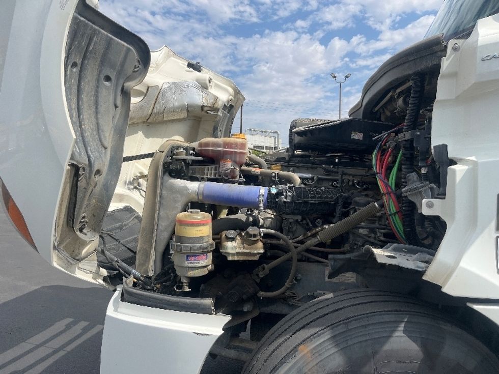 Day Cab Tractor-Heavy Duty Tractors-Freightliner-2024-T12664ST-Fresno-CA-177,585\n\t\tmiles-$ 104,000 - Image 15