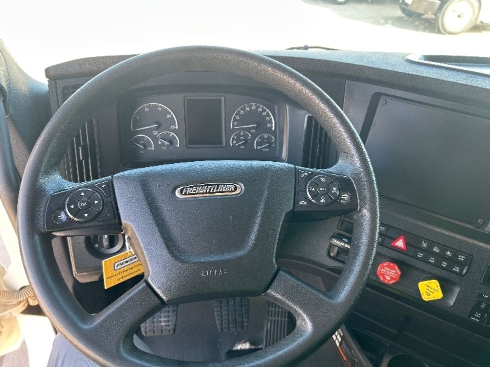 Day Cab Tractor-Heavy Duty Tractors-Freightliner-2024-T12664ST-Odessa-TX-86,696\n\t\tmiles-$ 120,000 - Image 11
