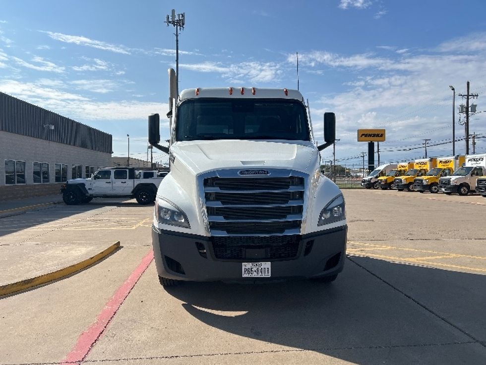 Day Cab Tractor-Heavy Duty Tractors-Freightliner-2024-T12664ST-Odessa-TX-86,696\n\t\tmiles-$ 120,000 - Image 2