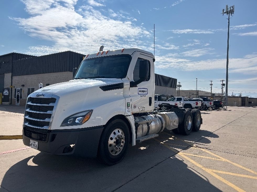 Day Cab Tractor-Heavy Duty Tractors-Freightliner-2024-T12664ST-Odessa-TX-86,696\n\t\tmiles-$ 120,000 - Image 3