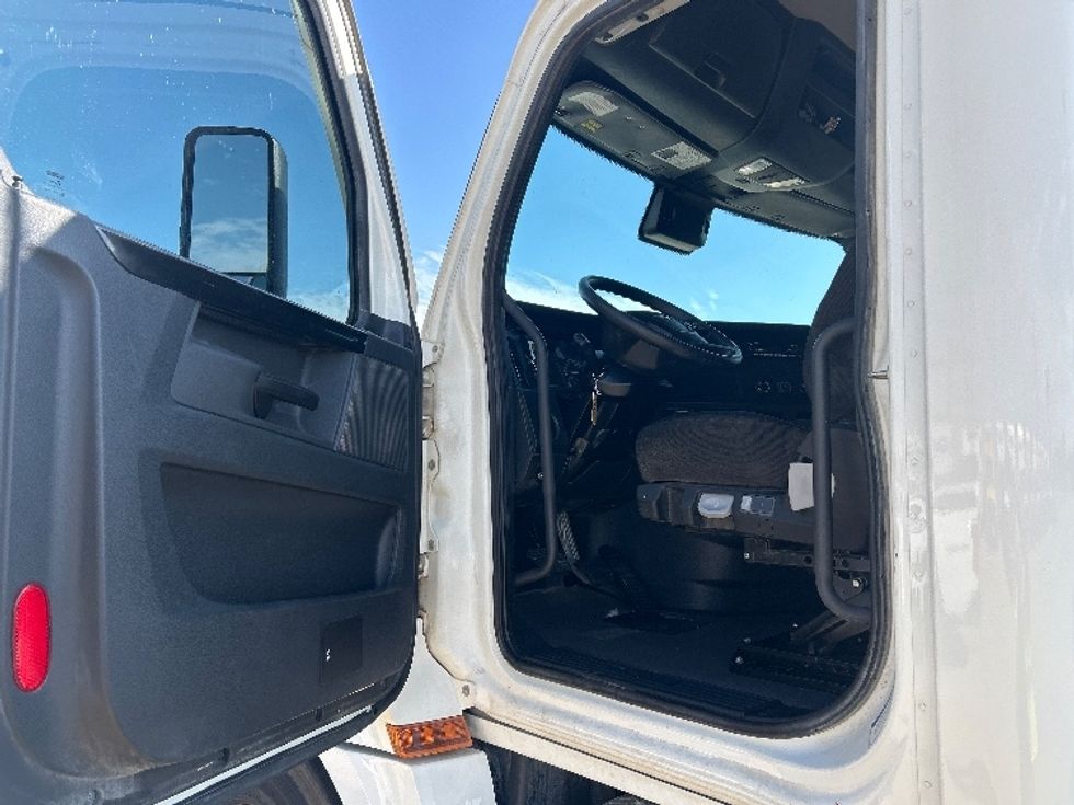 Day Cab Tractor-Heavy Duty Tractors-Freightliner-2024-T12664ST-Odessa-TX-86,696\n\t\tmiles-$ 120,000 - Image 9