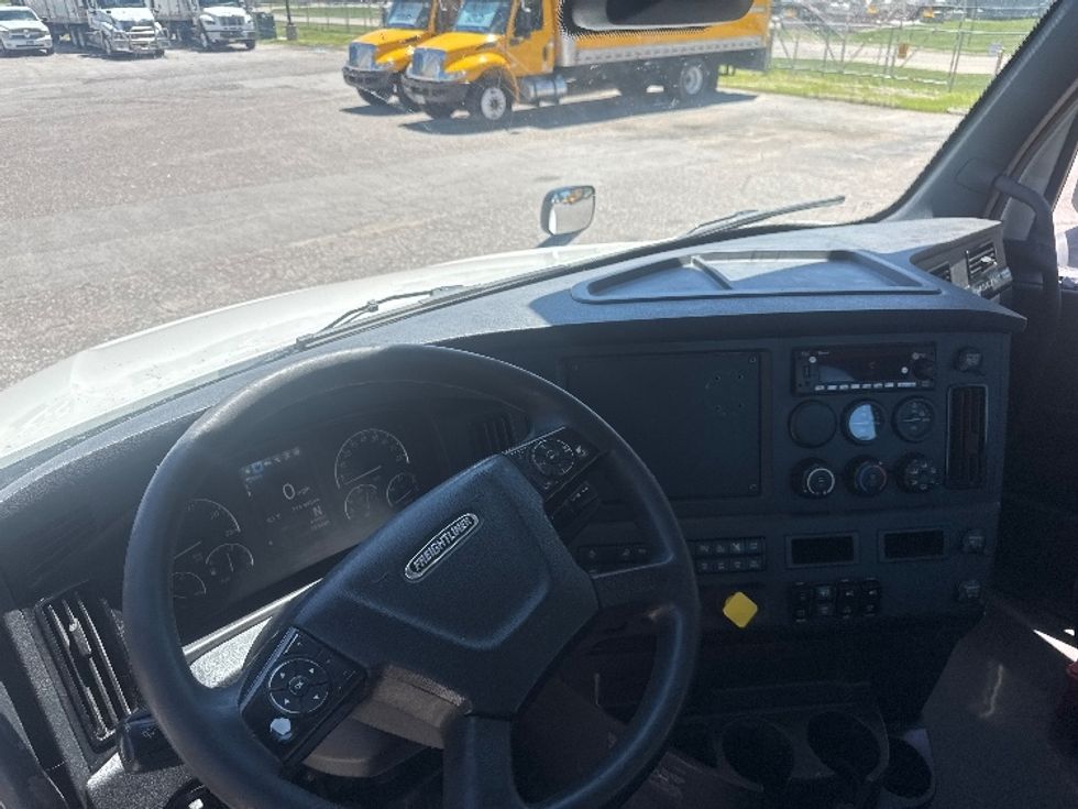 Day Cab Tractor-Heavy Duty Tractors-Freightliner-2024-T12664ST-Omaha-NE-715,945\n\t\tmiles-$ 51,250 - Image 11