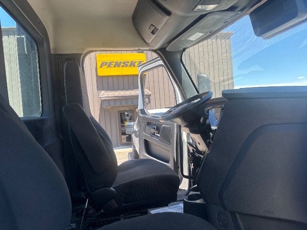 Day Cab Tractor-Heavy Duty Tractors-Freightliner-2024-T12664ST-Omaha-NE-715,945\n\t\tmiles-$ 51,250 - Image 14