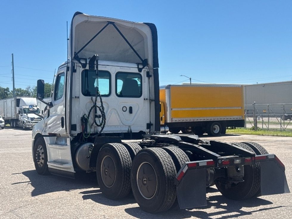 Day Cab Tractor-Heavy Duty Tractors-Freightliner-2024-T12664ST-Omaha-NE-715,945\n\t\tmiles-$ 51,250 - Image 5