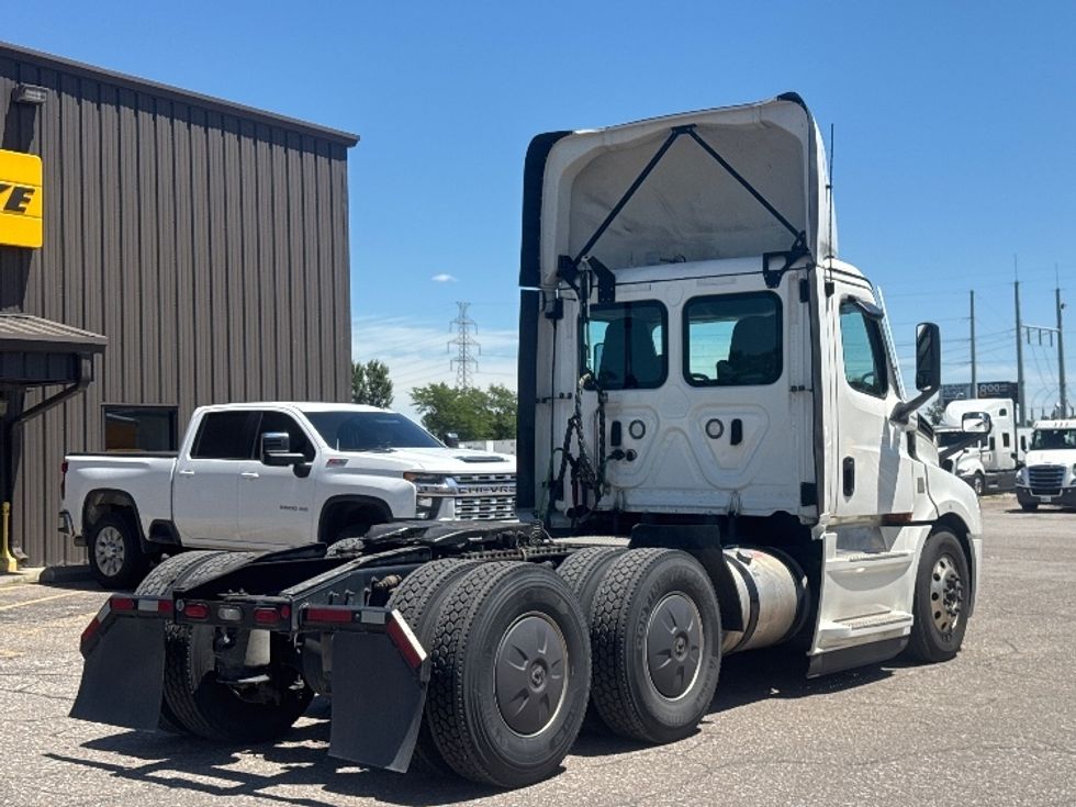 Day Cab Tractor-Heavy Duty Tractors-Freightliner-2024-T12664ST-Omaha-NE-715,945\n\t\tmiles-$ 51,250 - Image 7