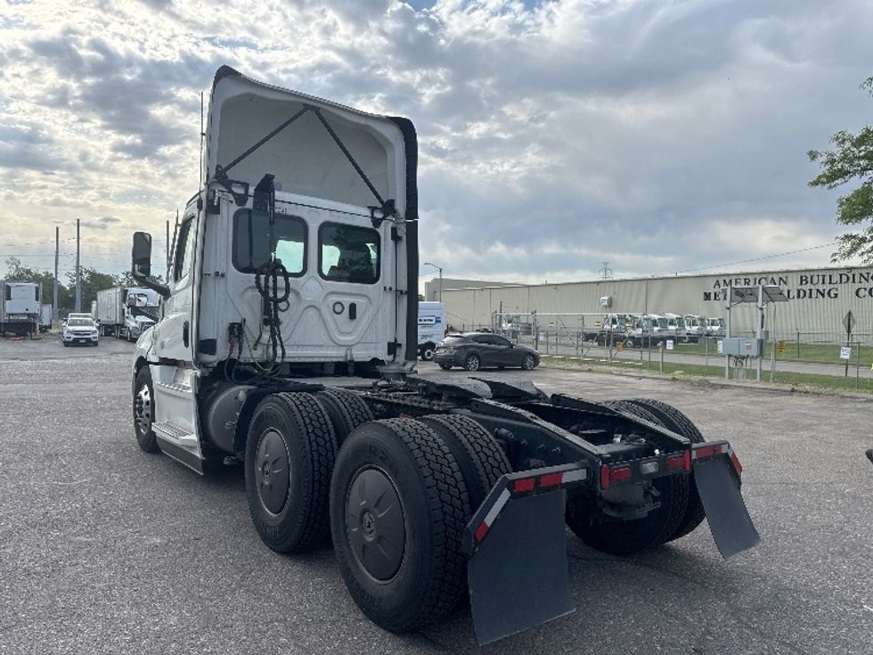 Day Cab Tractor-Heavy Duty Tractors-Freightliner-2024-T12664ST-Omaha-NE-735,915\n\t\tmiles-$ 48,750 - Image 5