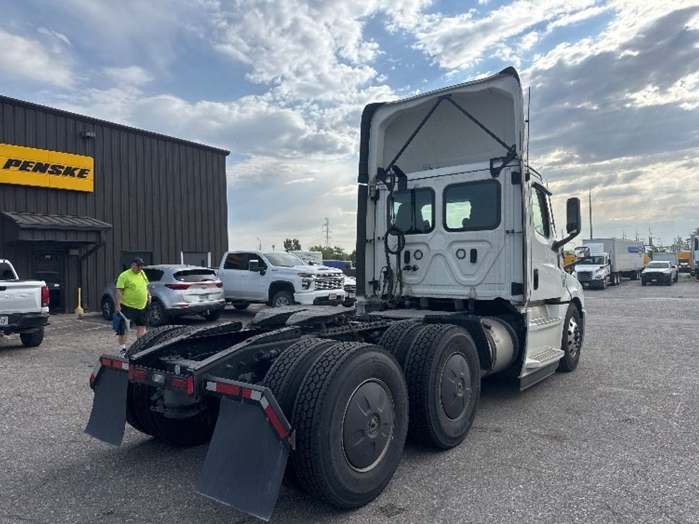Day Cab Tractor-Heavy Duty Tractors-Freightliner-2024-T12664ST-Omaha-NE-735,915\n\t\tmiles-$ 48,750 - Image 7