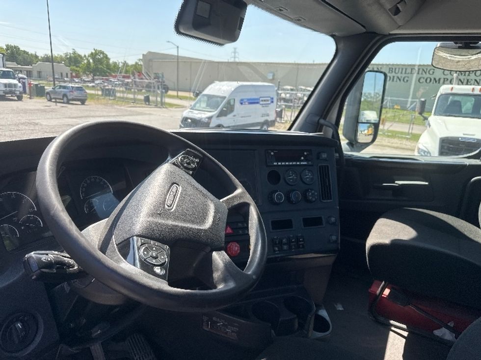 Day Cab Tractor-Heavy Duty Tractors-Freightliner-2024-T12664ST-Omaha-NE-743,303\n\t\tmiles-$ 41,750 - Image 10