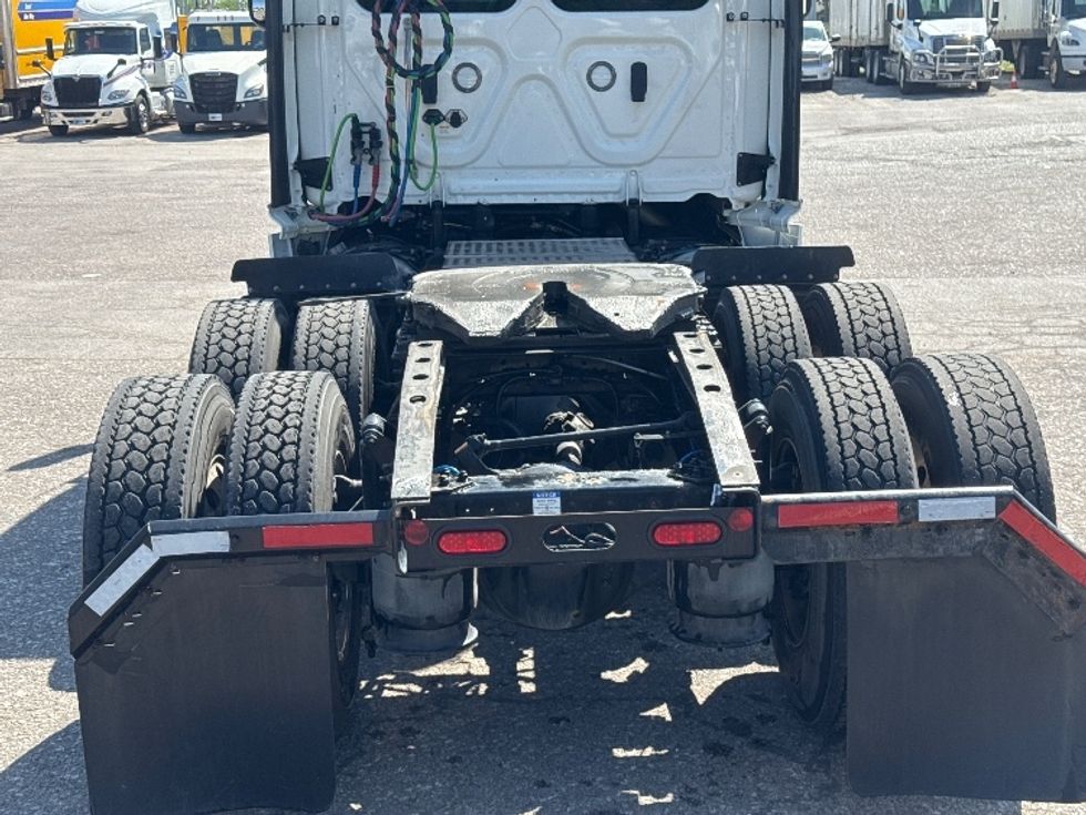 Day Cab Tractor-Heavy Duty Tractors-Freightliner-2024-T12664ST-Omaha-NE-743,303\n\t\tmiles-$ 41,750 - Image 6