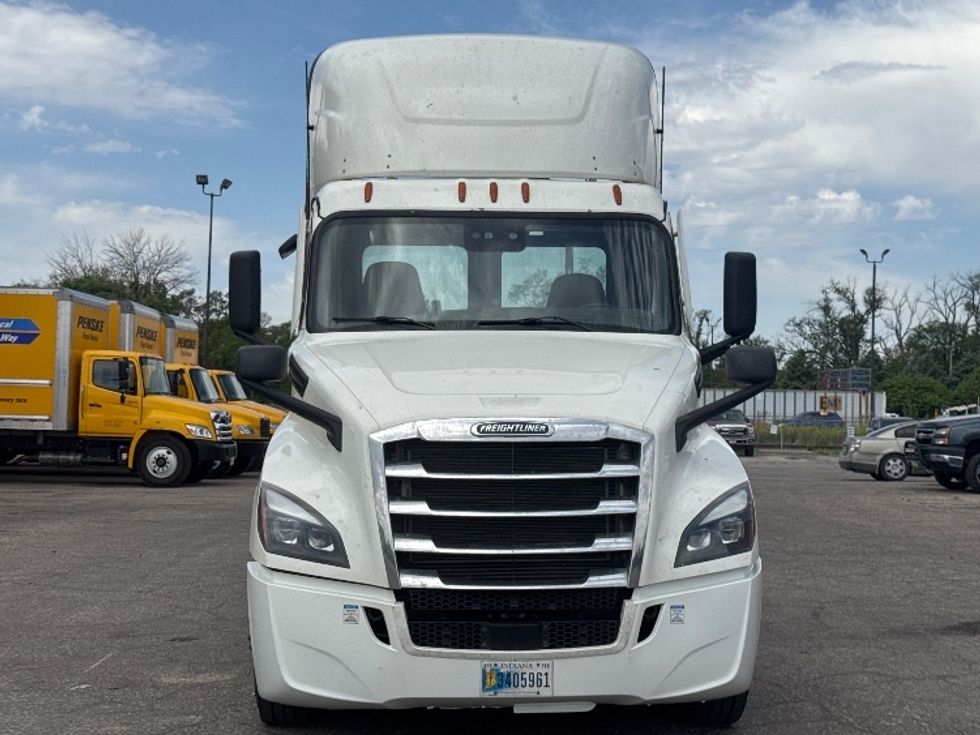Day Cab Tractor-Heavy Duty Tractors-Freightliner-2024-T12664ST-Omaha-NE-767,736\n\t\tmiles-$ 46,000 - Image 2